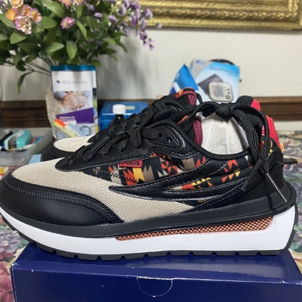 Fila Renno Kids Sz 7 New  Avaible In Other Sz Also available